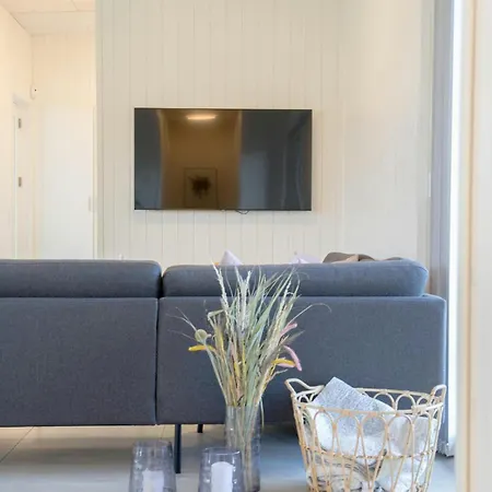 Take Family To Large House Near The Coast *